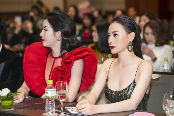 Lịch tr&igrave;nh k&iacute;n đặc &ldquo;kh&ocirc;ng thở nổi&rdquo; trong một ng&agrave;y của Phương Oanh