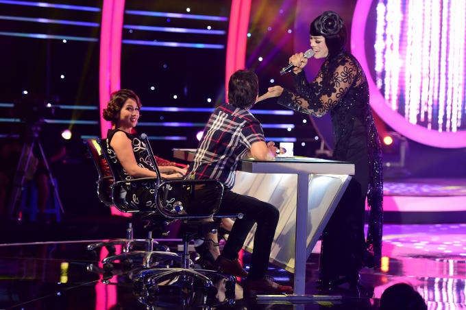 Tập 4 Gương mặt th&acirc;n quen: Bạch C&ocirc;ng Khanh chiến thắng v&igrave; &aacute;c hơn phi&ecirc;n bản gốc Ho&agrave;i Linh