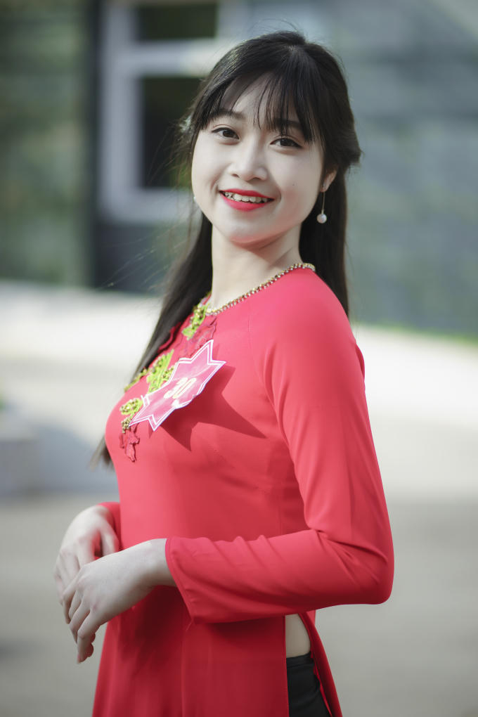 Thí sinh Trần Thị Minh Thư – SBD: 30– Sinh viên chuyên ngành Báo Đa phương tiện, Khoa Báo chí