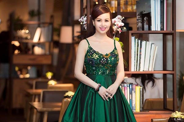 Qua thời gian, Diệu Hoa vẫn giữ được nhan sắc trẻ trung, xinh đẹp và là tấm gương được không ít mỹ nhân thán phục, ngưỡng mộ.