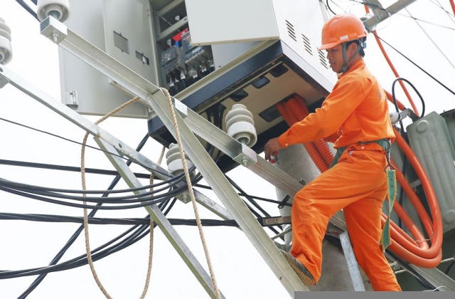Biểu giá điện bậc thang bộc lộ nhiều bất cập