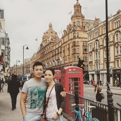 Hồng Nhung sở hữu khuôn mặt đẹp, làn da trắng cùng với nụ cười cuốn hút.