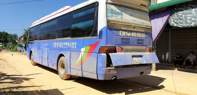 Chiếc xe đưa đón gây tai nạn khiến em Q. tử vong.