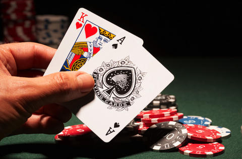 Đường dây cờ bạc dưới hình thức game đổi thưởng sẽ quy đổi điểm thành tiền và chuyển về tài khoản ngân hàng người chơi.