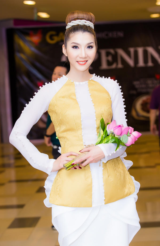 Mẹ Chồng là bộ phim kể về cuộc chiến không khoan nhượng, một mất một còn giữa những người phụ nữ trong gia đình, giữa mẹ chồng và nàng dâu. Bộ phim khắc hoạ nên bức tranh những năm đầu thế kỷ 20 về ngôi làng Đại Điền.