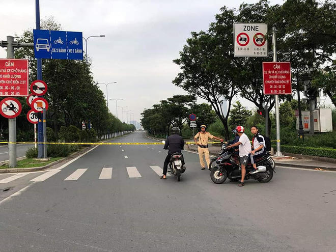 Ngay sau khi xảy ra sự cố, lực lượng chức năng đã đến hiện trường phong toả 2 đầu hầm để xử lý. (Ảnh: Soha)