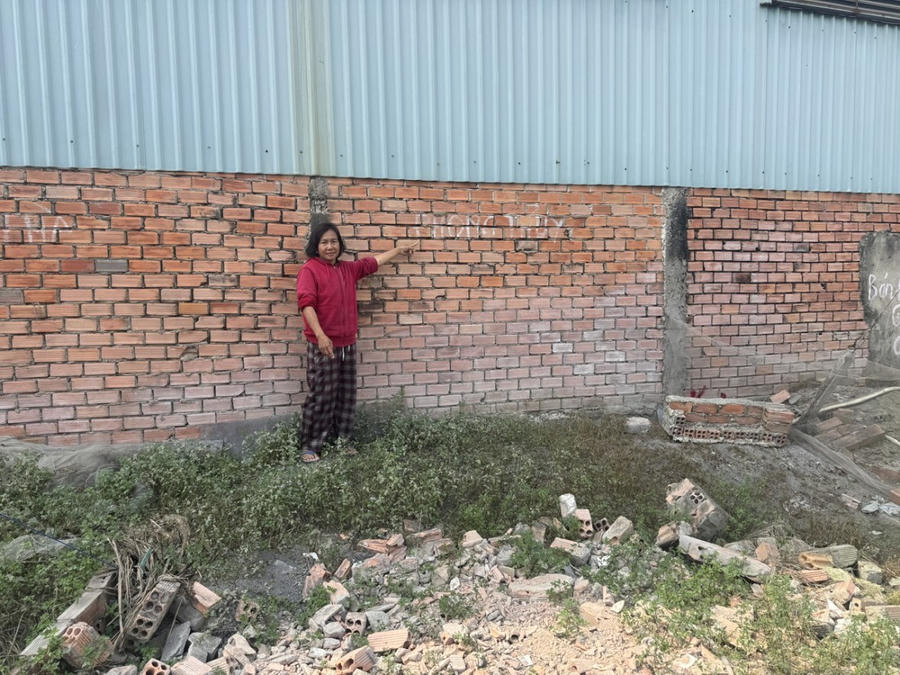 Bà Lê cho biết mảnh đất này sang nhượng từ bà Thủy bà Tuấn.