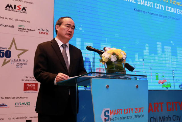 Bí thư Thành ủy TPHCM Nguyễn Thiện Nhân cho rằng muốn xây dựng thành phố thông minh phải ứng dụng công nghệ thông tin.