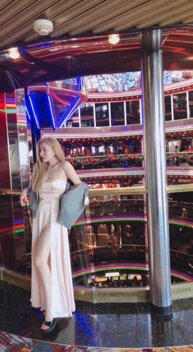 Vợ chồng &Aacute; hậu - Doanh nh&acirc;n Đo&agrave;n Thanh Tuyền bật m&iacute; về chuyến lưu diễn đẳng cấp tr&ecirc;n đất Mỹ