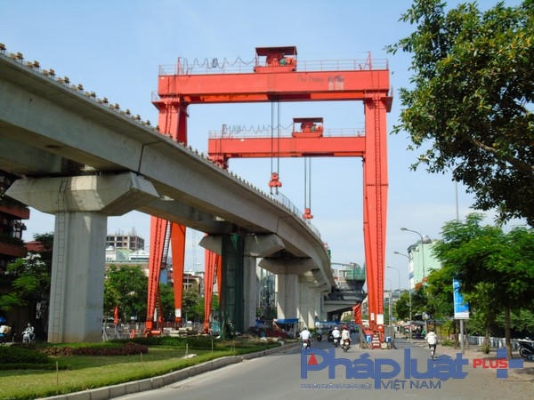 Đến nay, dự án đã giải ngân vốn ODA được 241,76/419 triệu USD (58%), giá trị giải ngân vốn đối ứng đạt 1.786/2.123 tỷ đồng. Theo đánh giá của Ban QLDA đường sắt, công tác xây lắp chậm tiến độ nguyên nhân chủ yếu từ năng lực của Tổng thầu EPC, từ thiết kế bản vẽ thi công chậm đến chuẩn bị lực lượng (ký hợp đồng thầu phụ) và vốn lưu động thực hiện thiếu.