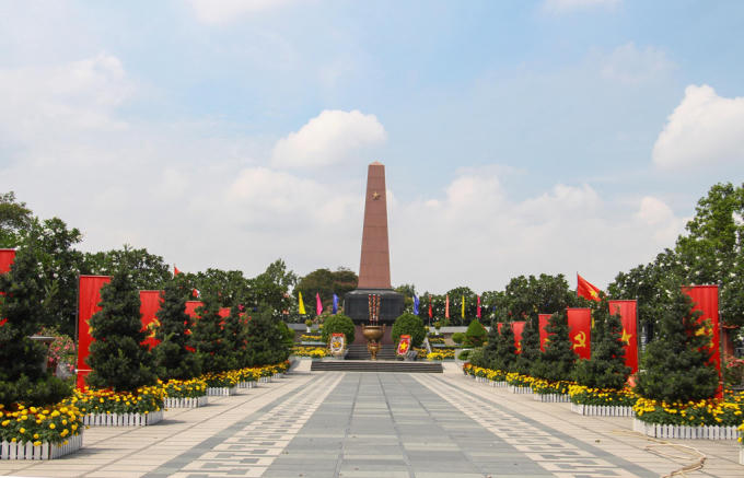 Quốc tang diễn ra trong hai ngày 3/5 và 4/5. Các công sở treo cờ rủ và cả nước ngừng các hoạt động vui chơi giải trí.