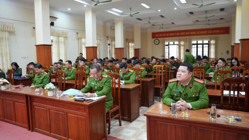 Công an xã Dương Hoà tổ chức Lễ xuất quân triển khai các phương án bảo vệ Đại hội đại biểu toàn quốc lần thứ XIV của Đảng trên địa bàn xã.