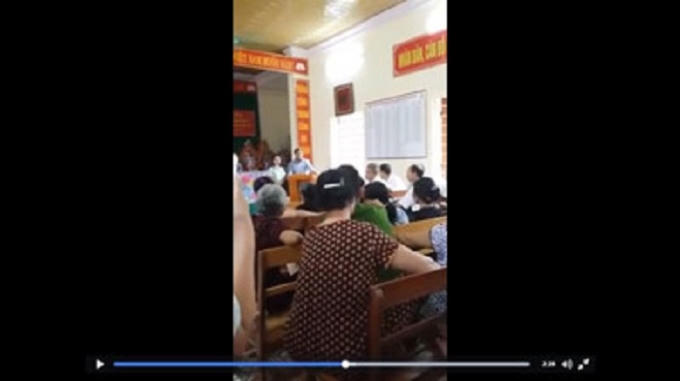 Một số hình ảnh cắt từ clip đang lan truyền và gây xôn xao trên mạng xã hội. Ảnh cắt từ clip lan truyền trên các trang mang xã hội