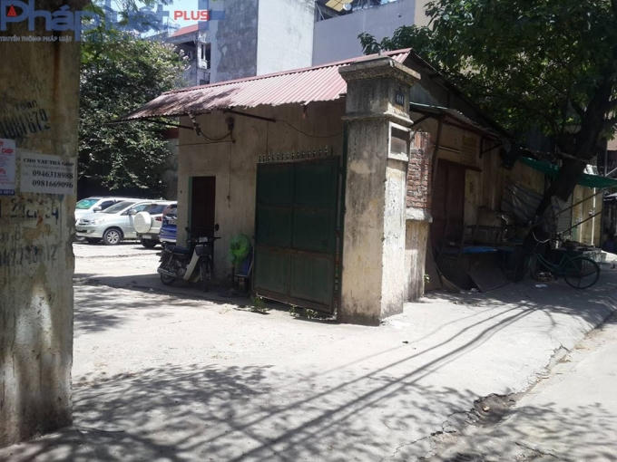 Khu vực cổng vào cho thấy lịch sử lâu đời của Công ty này.