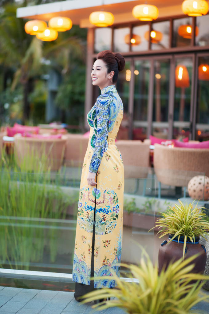 Jennifer Phạm lộng lẫy trong đ&ecirc;m chung kết Hoa hậu biển Việt Nam to&agrave;n cầu