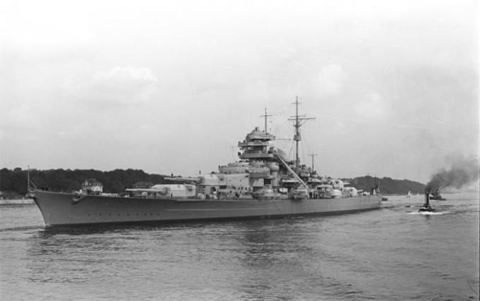Chiến hạm Bismarck vào năm 1940