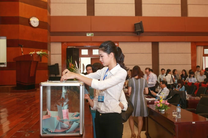 &Aacute; hậu Thanh T&uacute; trở th&agrave;nh th&agrave;nh vi&ecirc;n Hội luật Quốc tế Việt Nam