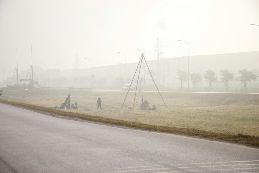 Công tác khảo sát địa hình, thủy văn đã xong, hiện đã khoan được 131/177 lỗ đạt 74%.