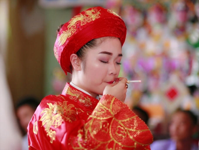 Chính vì nhân duyên không như bao người khác mà trong tôi có nhận thức tâm linh từ khi 6 tuổi. Ngày đó tôi hay ốm yếu nên gia đình làm nghi thức tâm linh bán gửi tôi và bản điện của một vị thầy đồng.