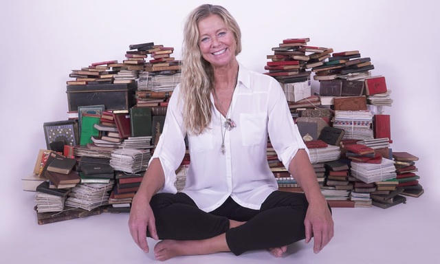 Trong suốt 35 năm qua, bà MacNamara đã đọc hơn 8.000 cuốn nhật ký của những người xa lạ