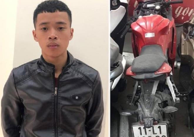 Lã Huy Hoàng cùng tang vật tại cơ quan công an.