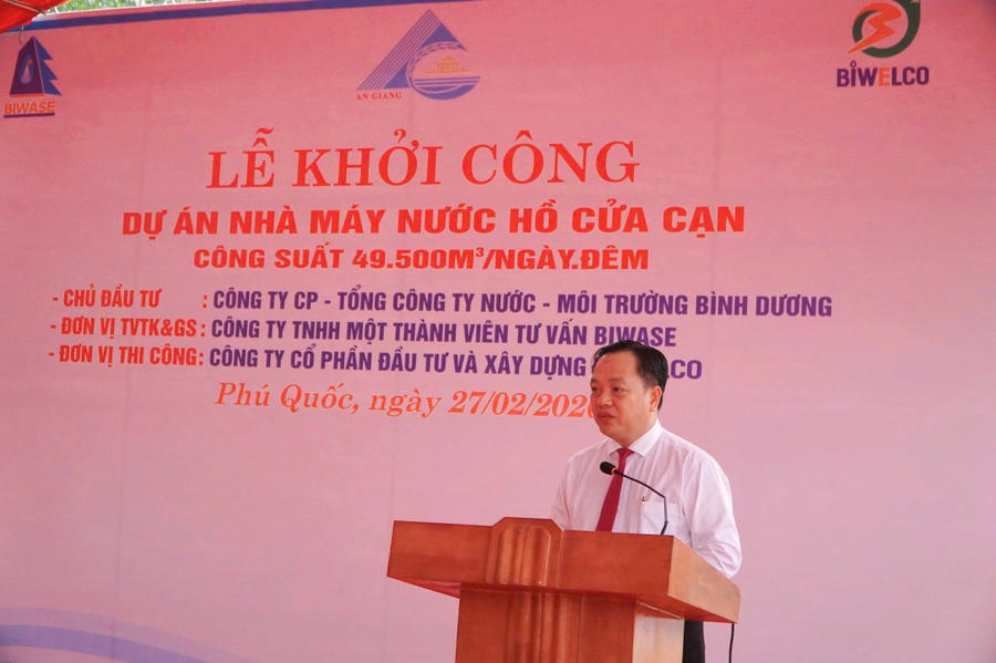 Ông Trần Chiến Công, Tổng Giám đốc Tổng Công ty BIWASE, chủ đầu tư 3 dự án phát biểu tại buổi lễ.