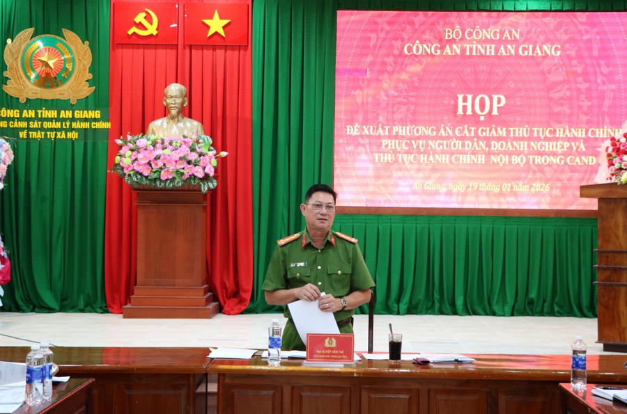 Đồng chí Đại tá Diệp Văn Thế, Phó Giám đốc Công an tỉnh 

			dự và phát biểu chỉ đạo tại cuộc họp