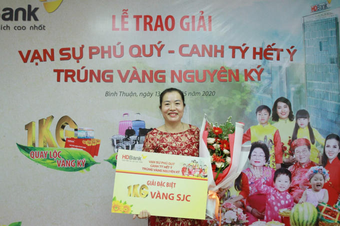 Khách hàng Huỳnh Thị Thu Hạnh đã nối dài danh sách tỷ phú của HDBank