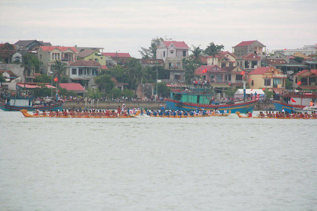 Tranh tài đầy quyết liệt trên sông Nhật Lệ