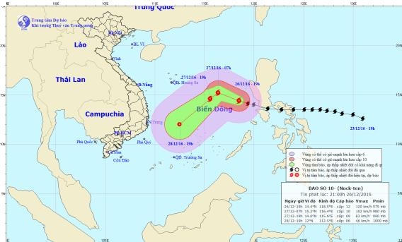 Vị trí và hướng di chuyển của cơn bão số 10 trên biển Đông.