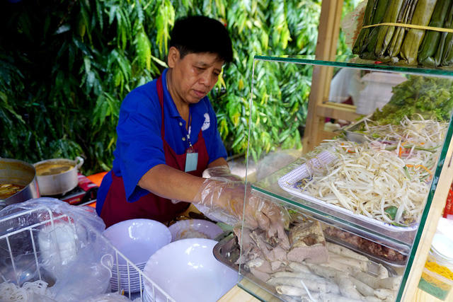 Một cửa hàng kinh doanh bán bún bò sạch sẽ.