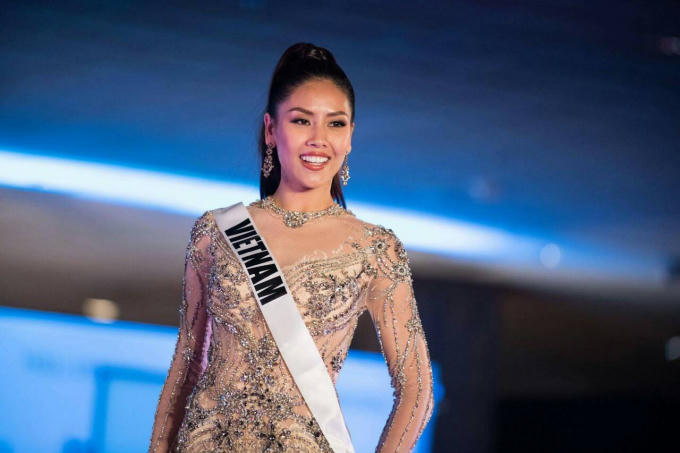 Á hậu Nguyễn Thị Loan tự tin trình diễn trong đêm bán kết Miss Universe 2017
