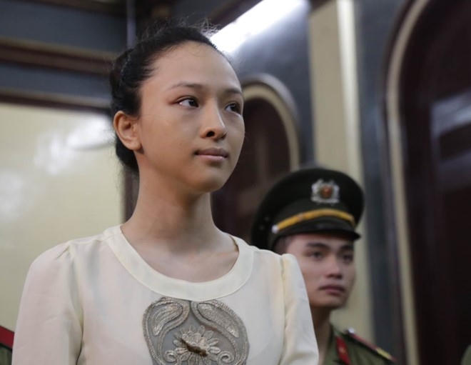 Phương Nga khai nhận 16,5 tỷ đồng ông Nam chuyển cho là tiền hợp đồng tình cảm. Ảnh: Thăng Long.