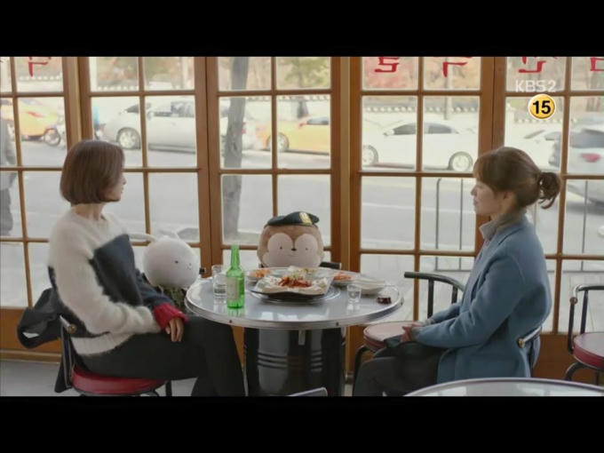 Hậu duệ mặt trời tập 15: Song Hye Kyo, Kim Ji Won khóc hết nước mắt khi hay tin bạn trai hy sinh