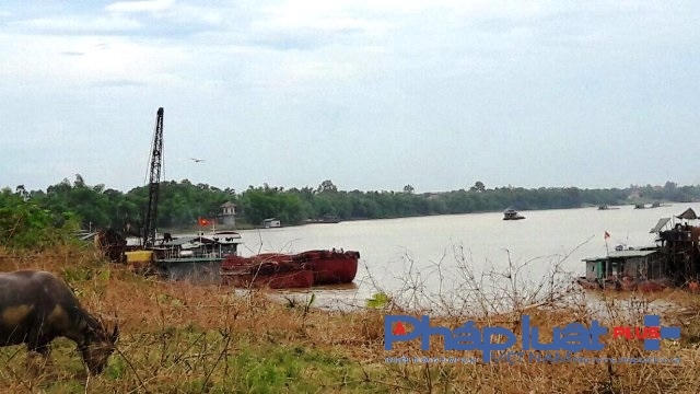 Cần xiết chặt hơn nữa công tác quản lý cấp phép khai thác cát trên sông Lô