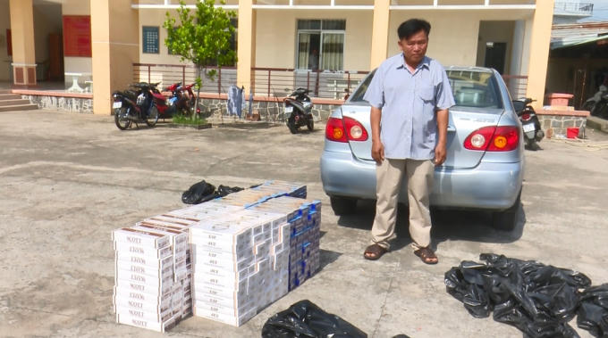 Đối tượng Đức c&ugrave;ng tang vật tại cơ quan c&ocirc;ng an