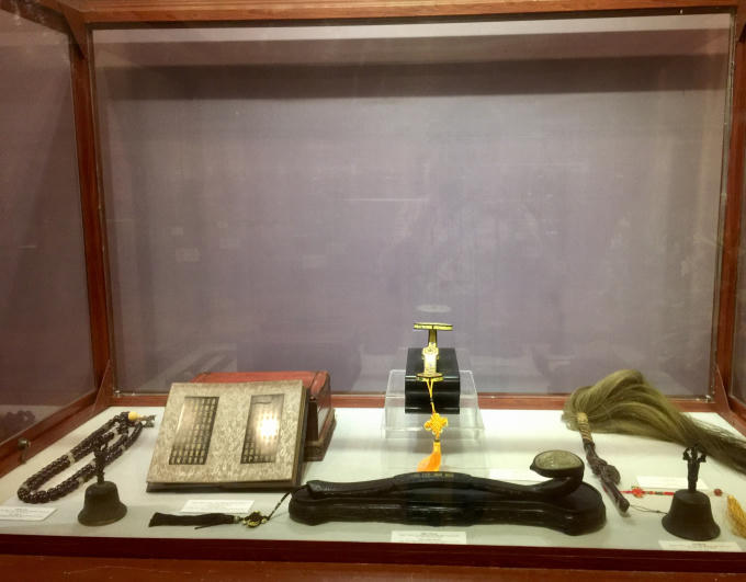 Gậy như ý và một số món bảo vât khác.