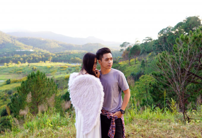 Bella Mai và Vân Trang đọ vẻ ma mị trong phim Oán