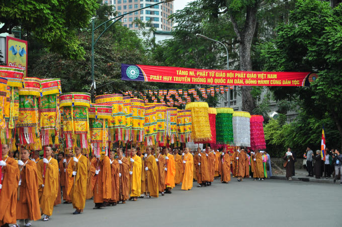 Ch&ugrave;m ảnh tại Đại hội Phật gi&aacute;o to&agrave;n quốc lần VIII