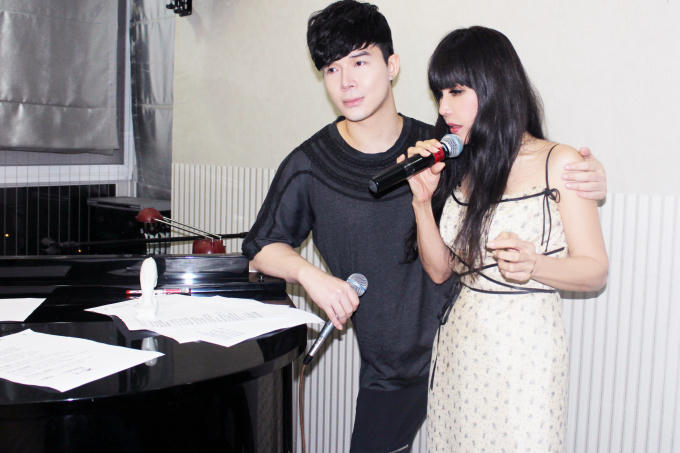 Nathan Lee sốt cao vẫn lặn lội đường xa tới nhà ca sĩ hải ngoại Nhật Hạ tập nhạc