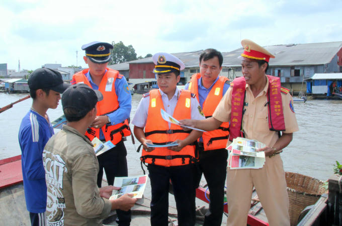Vẫn còn một số bất cập trong công tác quản lý các phương tiện hoạt động tại Bến Ninh Kiều.