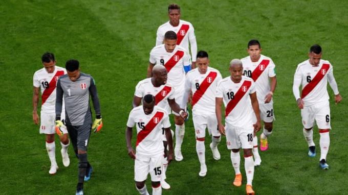 Ngược lại, Peru trở thành đội đầu tiên của bảng C bị loại.