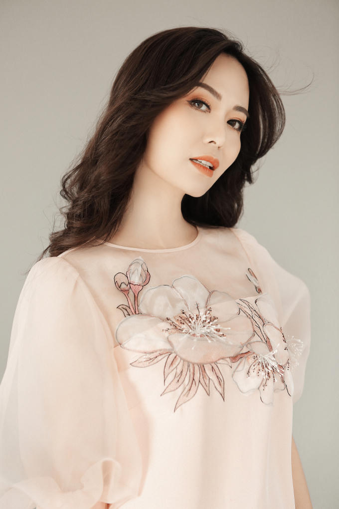 Ở tuổi 43, Hoa hậu Thu Thủy vẫn trẻ trung khiến nhiều người ghen tỵ