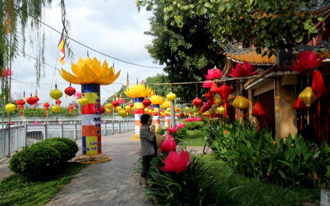 Ch&ugrave;m ảnh kh&ocirc;ng kh&iacute; Phật đản về tr&ecirc;n d&ograve;ng k&ecirc;nh Nhi&ecirc;u Lộc