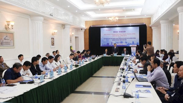 Hội thảo về Vai trò của báo chí trong tuyên truyền xây dựng đô thị thông minh, hướng tới phát triển bền vững. Ảnh: Trọng Đạt