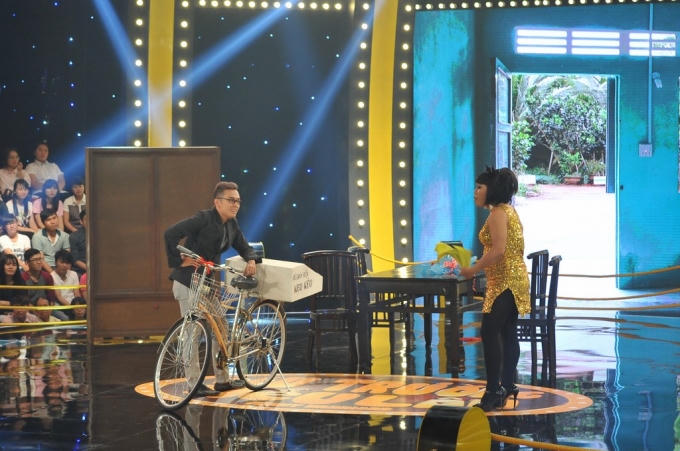 Diễn hài văn minh, “Thánh Taxi” nhận mưa lời khen từ Trấn Thành - Thu Trang