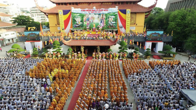 Đại lễ Phật đản năm 2018 tại Việt Nam Quốc Tự (Q.10, TP.HCM).