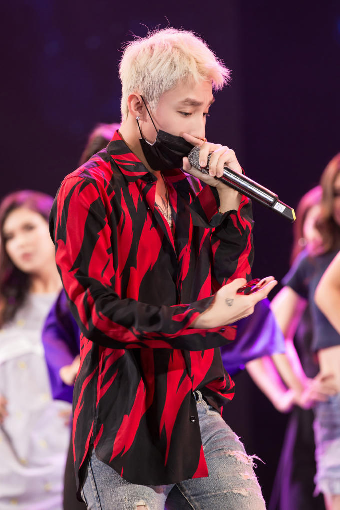 Sơn T&ugrave;ng M-TP, T&oacute;c Ti&ecirc;n, S.T, Hồ Trung Dung miệt m&agrave;i tập dợt sẵn s&agrave;ng cho đ&ecirc;m b&aacute;n kết Hoa hậu Ho&agrave;n vũ Việt Nam 2017