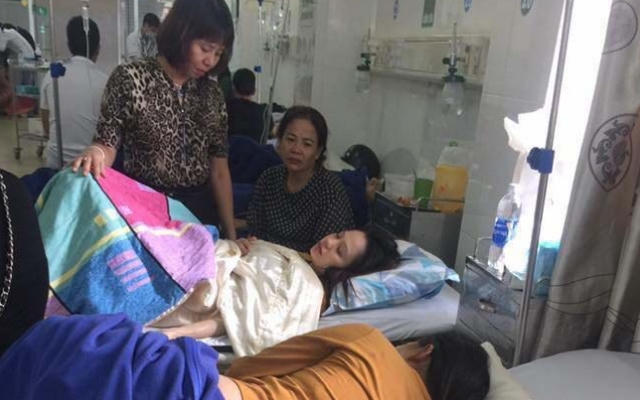 Xem xét xử phạt hơn 80 triệu đồng đối với tiệm bánh mỳ làm nhiều người nhập viện
