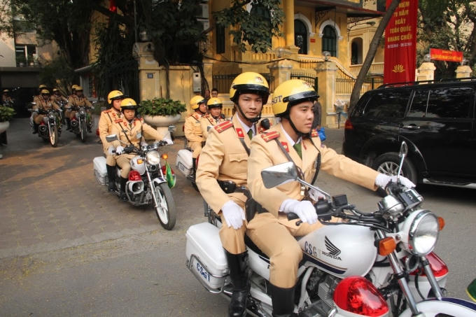 Công an TP Hà Nội yêu cầu tất cả các phương tiện khi tham gia giao thông phải nghiêm chỉnh chấp hành Luật giao thông đường bộ